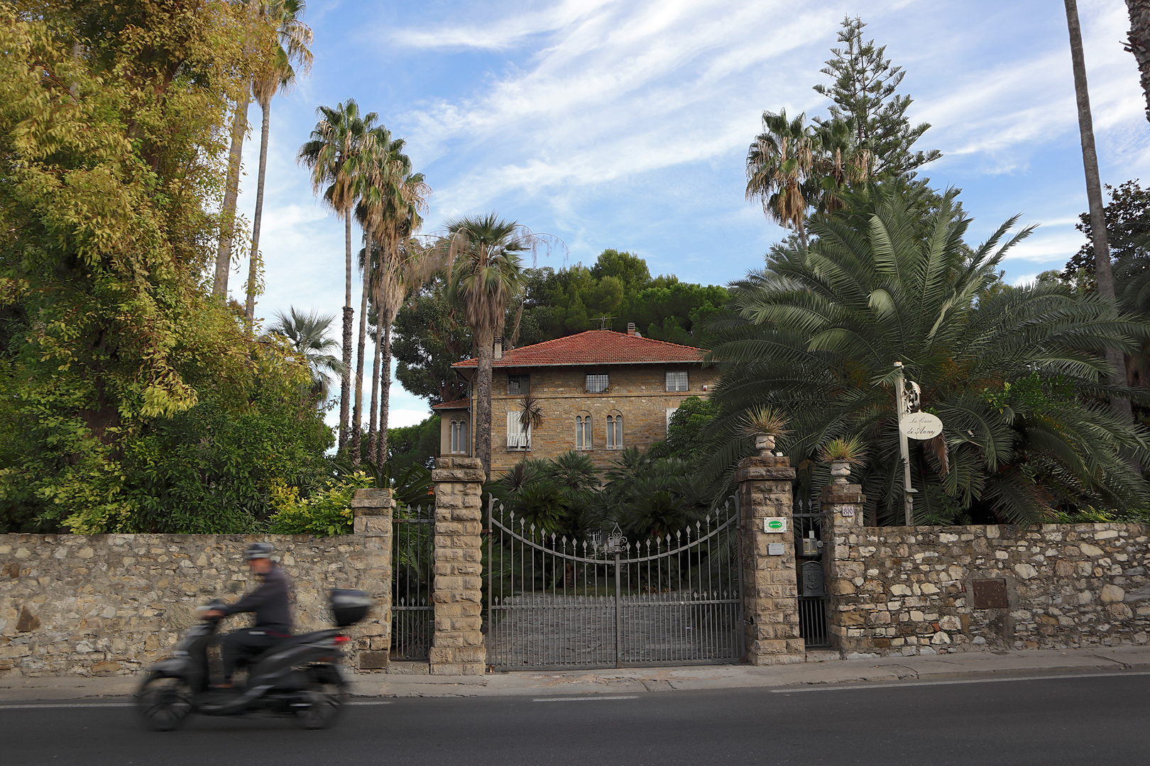 Хор 'София' пя на
Лазурния бряг