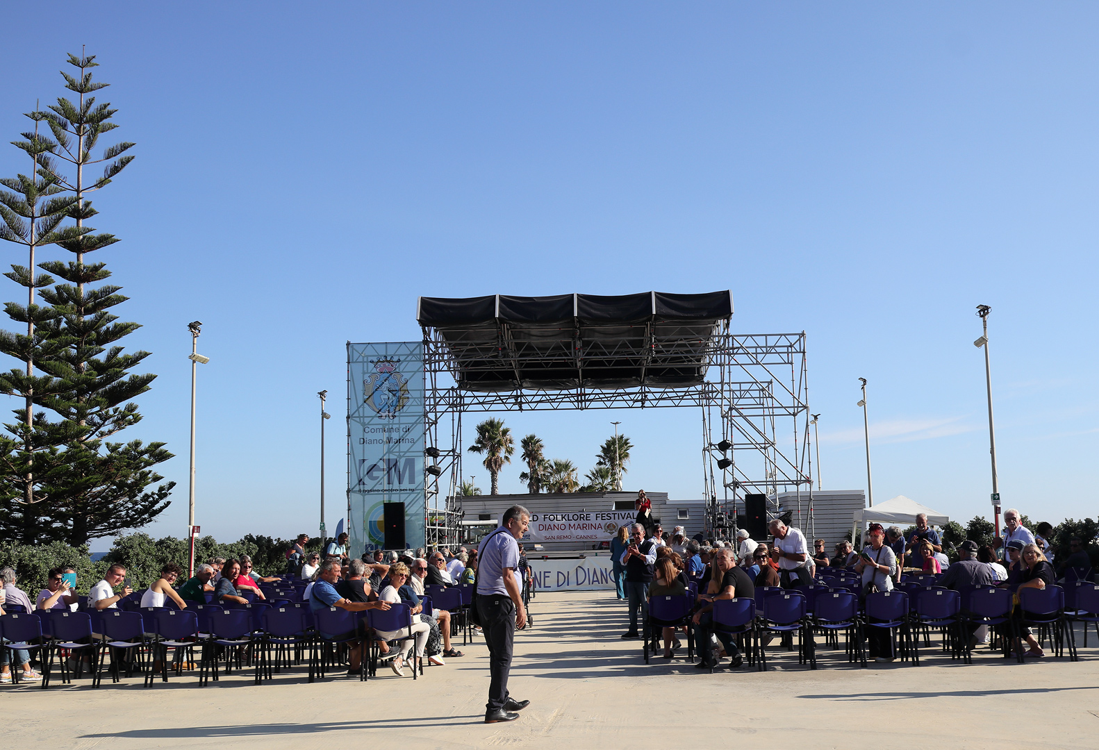 Хор 'София' пя на
Лазурния бряг