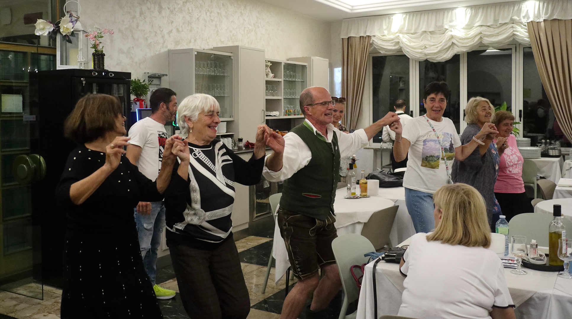 Хор 'София' пя на
Лазурния бряг