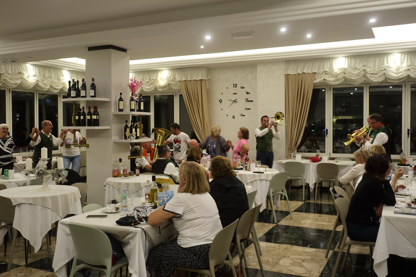 Хор 'София' пя на
Лазурния бряг